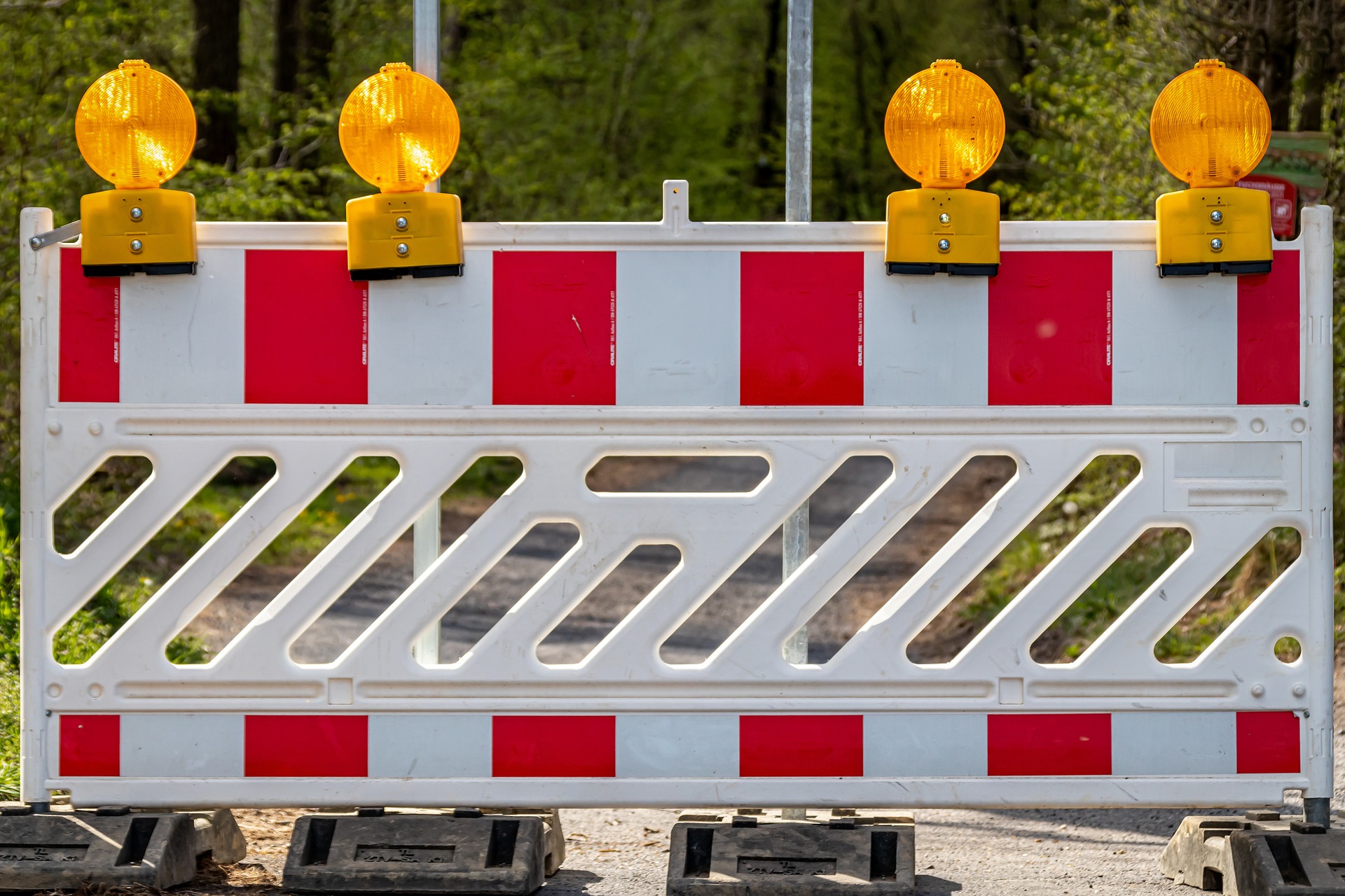 Gesperrte Straße wird dargestellt.